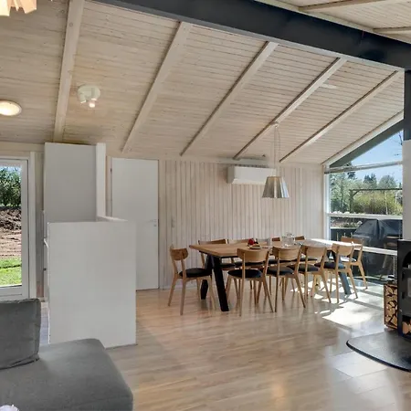 4 Bedroom Beautiful In *