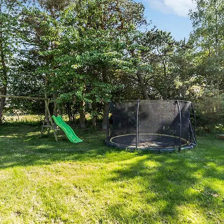 4 Bedroom Beautiful In Σπίτι διακοπών *