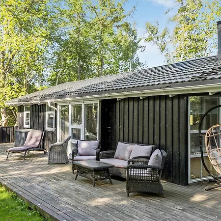 4 Bedroom Beautiful In Gilleleje