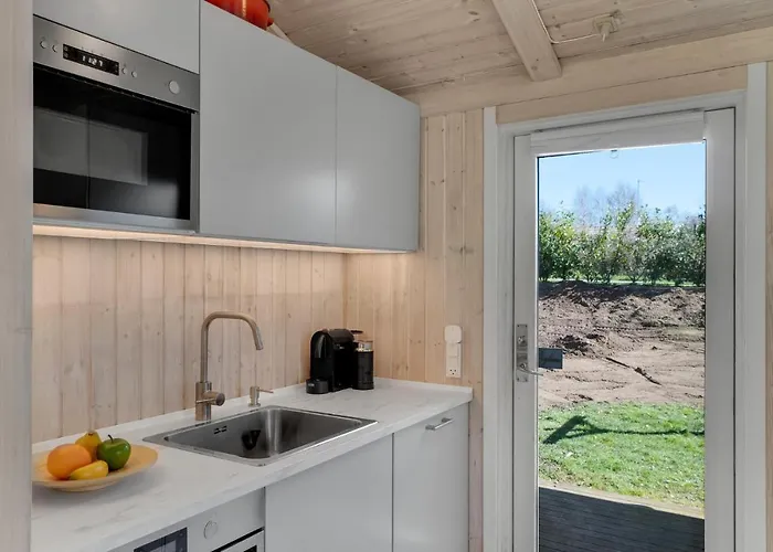 4 Bedroom Beautiful In Hébergement de vacances Gilleleje