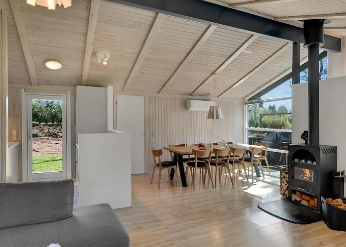 4 Bedroom Beautiful In *