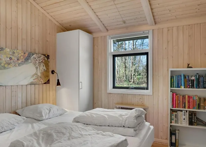 4 Bedroom Beautiful In Hébergement de vacances *